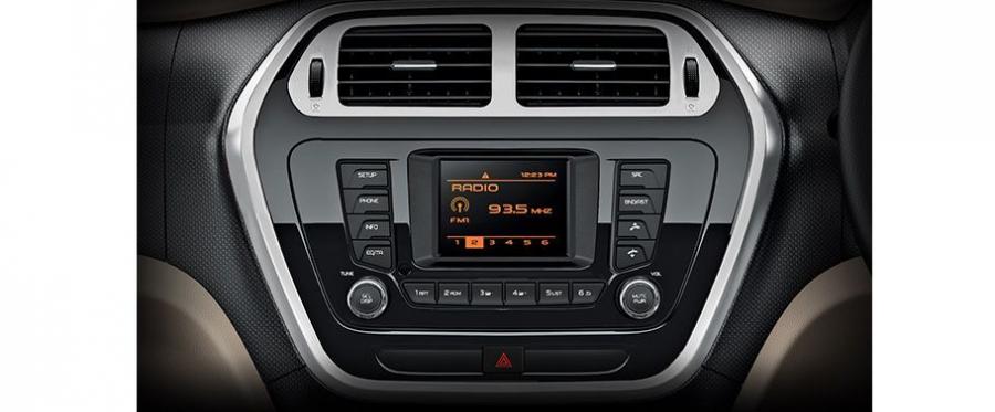 Детали интерьера Mahindra TUV300 2015 года  (фото 36 из 40)
